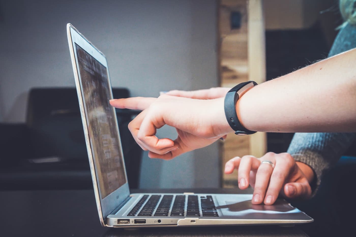 Arbejdsplads til digitale og kreative opgaver